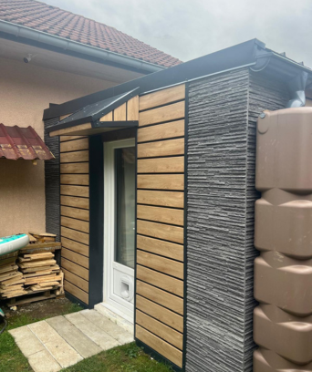 Bardage bois installé sur façade de maison pour protection et isolation extérieure